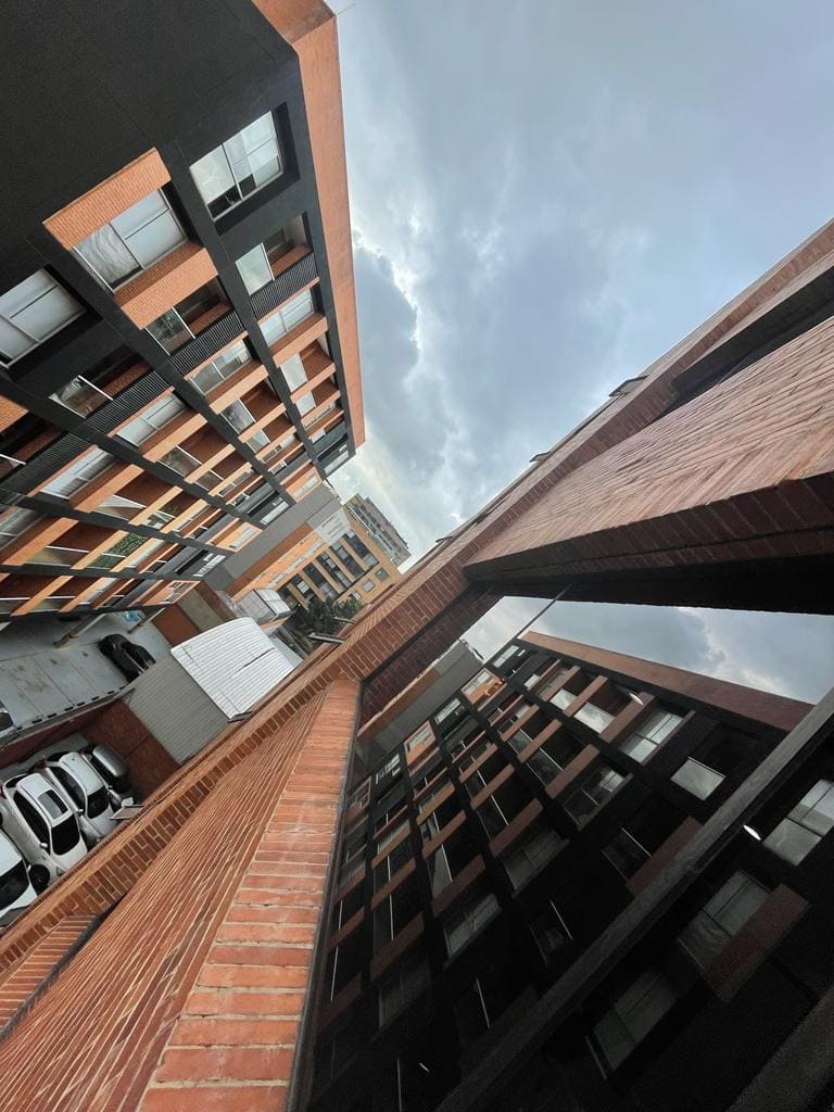 Edificio de oficinas con películas de control solar
